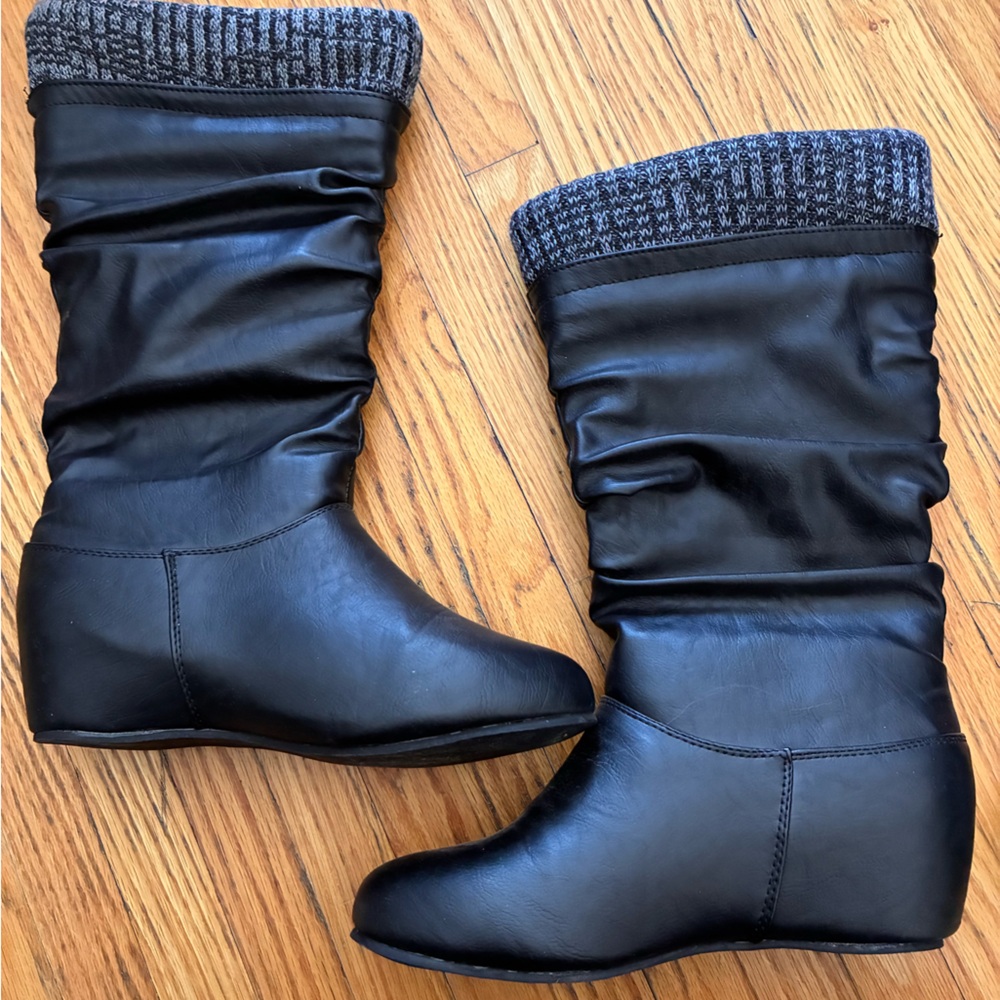 Ardene Black and Gray Winter Boots